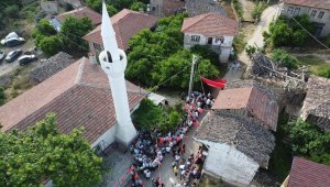 Bilecik'te çocukları sevindiren "şeker atma" geleneği 6 asırdır devam ediyor