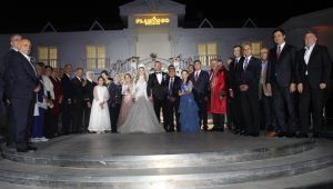 Cumhurbaşkanı Erdoğan, oğlunu evlendiren Kayseri Büyükşehir Belediye Başkanı Büyükkılıç'ı arayarak tebrik etti 