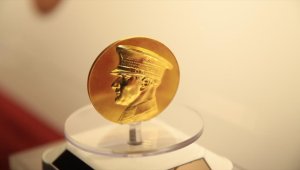 Cumhuriyet'in en eski altın paraları Antalya'da sergileniyor