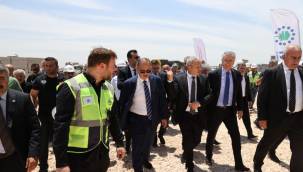 Deprem bölgesinde, yaralarımızı el ele vererek hızla sarıyoruz