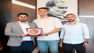 Eskişehirsporlu Onur Arı, Atakaş Hatayspor'a transfer oldu
