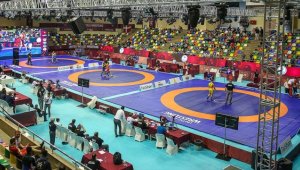 Güreşte, olimpiyat elemelerinin bir ayağı İstanbul'da yapılacak