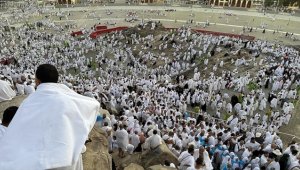 Hacı adayları Arafat'ta