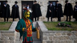 İspanya'nın ilginç festivallerinden "El Colacho" gerçekleştirildi