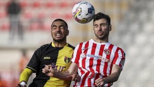İstanbulspor, Süper Lig'de kalmak için sahaya çıkıyor