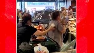 Kadın sürücü fren yerine gaza bastı! 4 kişi yaralandı