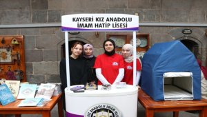 Kayseri'de imam hatip okullarının sene sonu etkinliği yapıldı