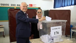 KKTC'de seçmenler ara seçim için sandık başında 