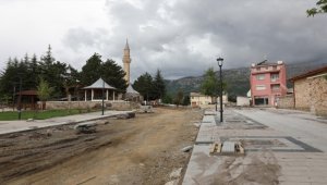 Konya Büyükşehir Belediyesi çevre düzenlenme çalışmalarını sürdürüyor