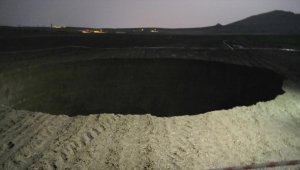 Konya'da 25 metre çapında, 15 metre derinliğinde obruk oluştu