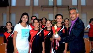 Kulüplü Minikler Hentbol müsabakalarında kupalar sahiplerini buldu