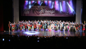 Nilüfer Halk Dansları Topluluğu “Nirengi” ile büyüledi