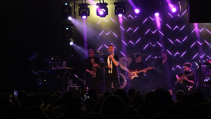 Önce şarkılar! Ayakkabının bir önemi yok..