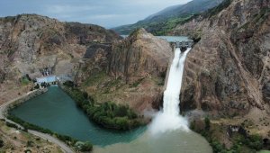 Sivas'ta Kılıçkaya Barajı doldu, kapakları açıldı
