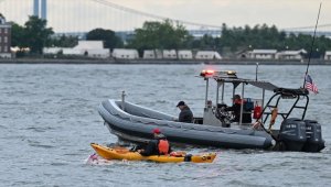 Türk kadın sporcu Bengisu Avcı, Manhattan Adası etrafını 9 saatte yüzdü