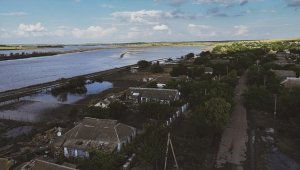 Ukrayna'da su baskınında evsiz kalan Vasilivka köyü sakinleri yardım bekliyor