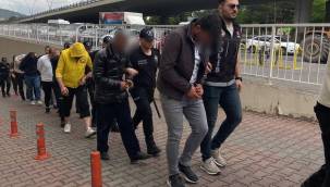 Uyuşturucu madde operasyonunda yakalanan 8 şüpheli adliyeye sevk edildi