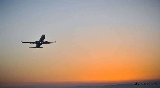 Yemen'in başkenti Sana'dan 7 yılın ardından Suudi Arabistan'a ilk uçak havalandı