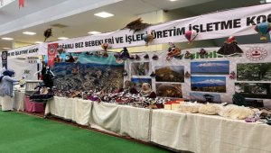 Yeşilhisar Kaymakamı Altıntaş, kadın kooperatiflerinin ürünlerinin yer aldığı fuarı gezdi