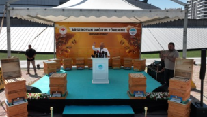 35’i kadın 80 üreticiye 2 milyon 260 bin liralık arılı kovan desteği