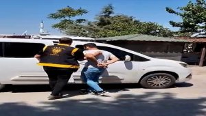 Aksaray'da iş yerlerinden cep telefonu çalan 2 zanlı tutuklandı