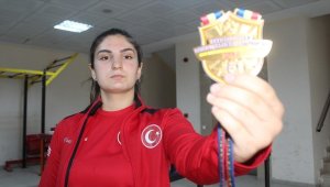 Avrupa şampiyonu Cansu, gözünü dünya şampiyonluğuna dikti