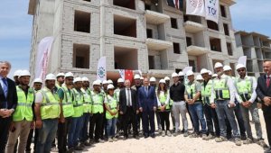 Bakan Özhaseki: TOKİ Başkanlığımız eliyle 1 milyon 270 bin konut, 37 bin 760 sosyal donatı ürettik