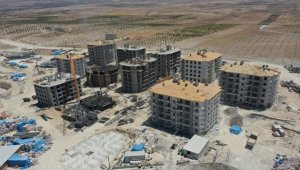 Birecik'te depremzedeler için yapılan bloklardan 13'ünün kaba inşaatı bitti