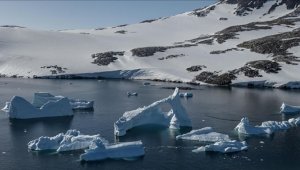 Buzulların erimesi Türkiye'yi çevreleyen denizlerdeki su seviyesini yükseltiyor