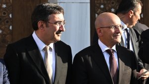 Cumhurbaşkanı Yardımcısı Yılmaz ile Hazine ve Maliye Bakanı Şimşek Katar'a gidiyor