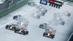 F1 Avusturya Grand Prix'sinin sprint yarışında Verstappen birinci oldu