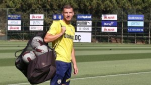 Fenerbahçe'nin kaptanı Dzeko: Fenerbahçe her zaman şampiyonluk için oynar