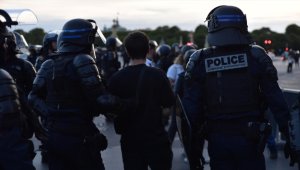 Fransa, Nael'i öldüren polisin ailesi için toplanan 1,6 milyon avroyu tartışıyor