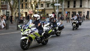 Fransa'da muhalefet temsilcisi Başbakanın toplantısını "kayıtsızlığa tepki" olarak terk etti