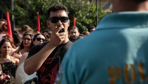 Fransa'da polis kurşunuyla ölen genç için Yunanistan'da eylem yapıldı