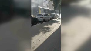 İETT otobüsünün motor kısmındaki yangın hasara neden oldu