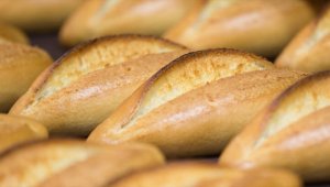 İstanbul Valiliği: Halen 200 gram ekmek 5 liradan satılmaktadır