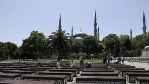 İstanbul'un tarihi ve turistik yerleri bayramın ardından sakin bir gün geçiriyor