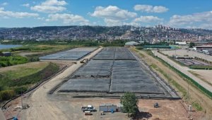 İzmit Körfezi'ndeki dip çamurunun çekilerek tüplerde biriktirilip depolama alanına gönderilmesine başlandı