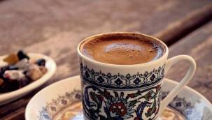 Kahve severleri şaşırtan gerçek! Türk kahvesinin küçük fincanda içilme sebebi bakın neymiş…
