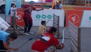 Karaman'da depremzede çocuklar geleneksel sporları Etnospor Etkinlik Tırı'nda deneyimledi 