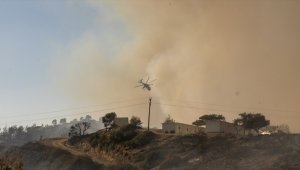 Kavurucu sıcakların etkili olduğu Yunanistan'da orman yangınları devam ediyor