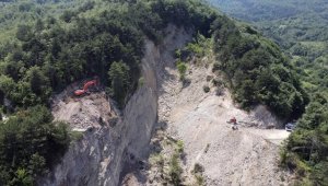 Küre Dağları'nda 500 metre kayan yol yeniden inşa ediliyor