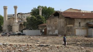 Malatya esnafı depremde yıkılan iş yerleri için "can suyu" bekliyor