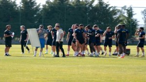 MKE Ankaragücü Teknik Direktörü Kafkas: "Biz camia olarak güçlüyüz, hazırız"