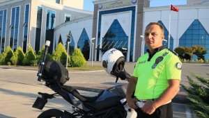 Samsun'da motosikletli gence nasihatte bulunan trafik polisi Yıldırım, o anları anlattı