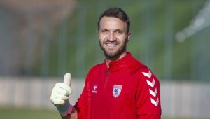 Samsunspor'un file bekçisi Okan Kocuk, yeni takımının kalesini korumak için sabırsızlanıyor