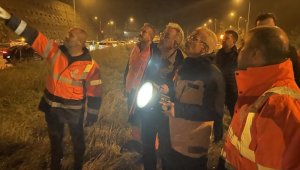 Ulaştırma ve Altyapı Bakanı Uraloğlu, Anadolu Otoyolu'ndaki heyelan bölgesinde incelemelerde bulundu