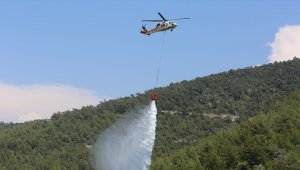 Yangın söndürme helikopteri 'NEFES' dünkü yangında hem gündüz hem gece 70'den fazla sorti yaptı