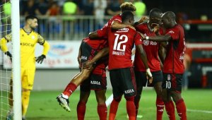 Beşiktaş, UEFA Avrupa Konferans Ligi'nde play-off için sahaya çıkacak